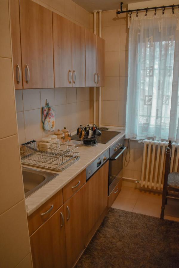 Black And White Apartment Novi Sad Ngoại thất bức ảnh