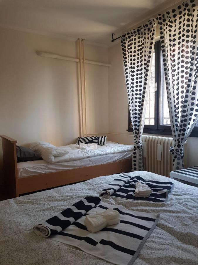 Black And White Apartment Novi Sad Ngoại thất bức ảnh