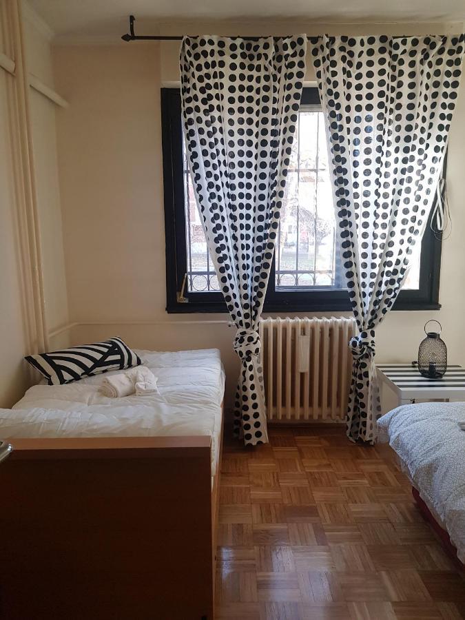 Black And White Apartment Novi Sad Ngoại thất bức ảnh