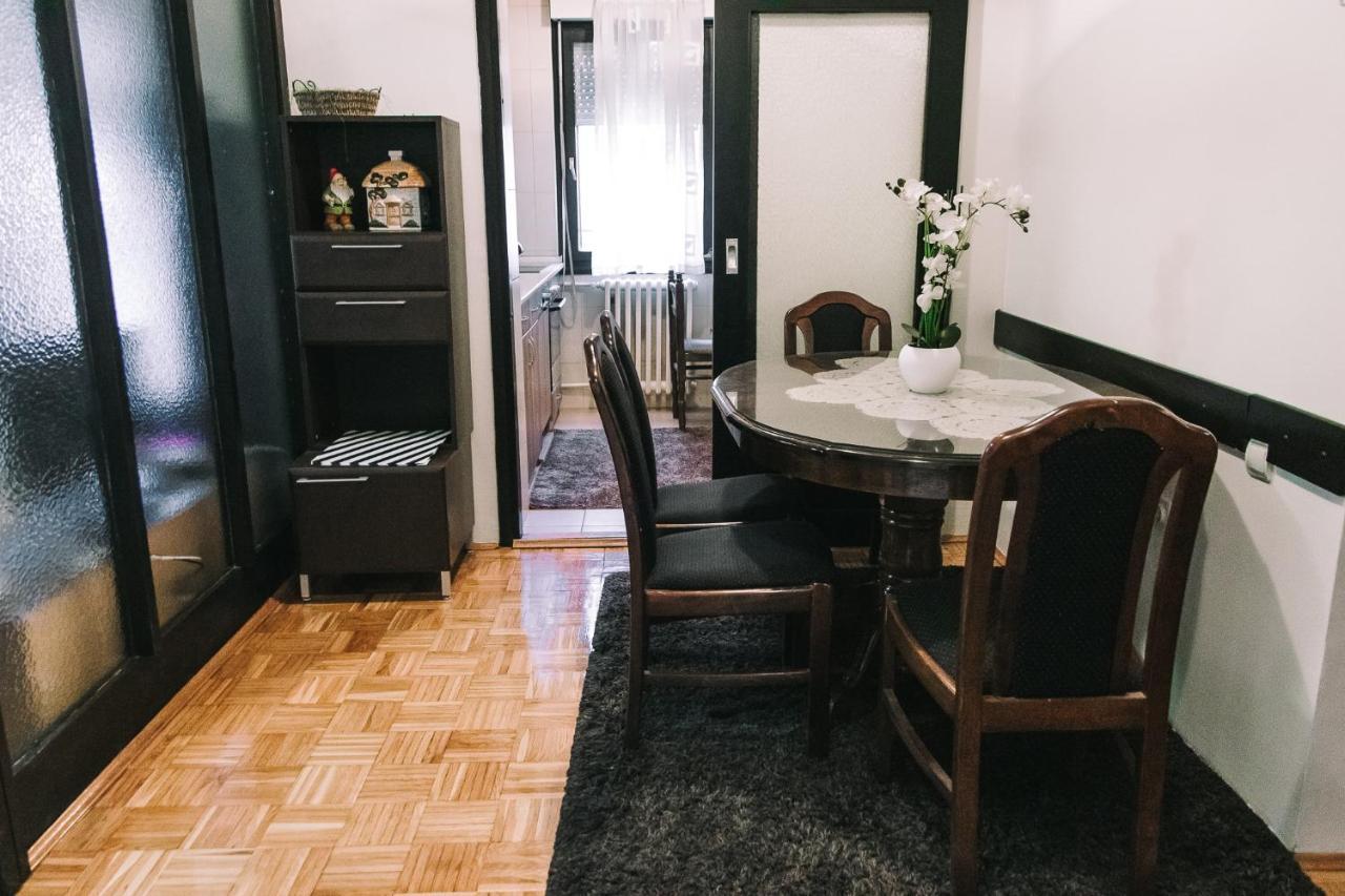 Black And White Apartment Novi Sad Ngoại thất bức ảnh